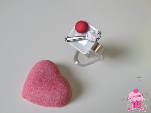 Bague assiette mancaron et cuillère de chantilly