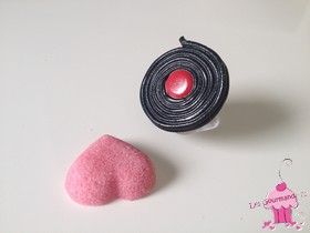 Bague réglisses avec boule rouge