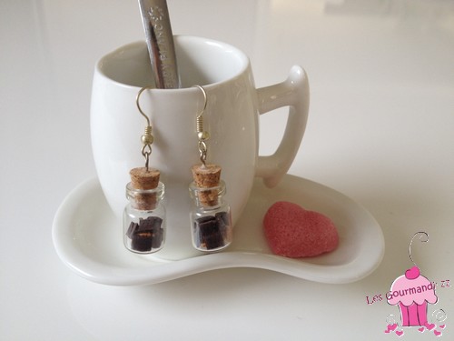 Boucle pendante fioles biscuit/choco