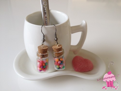 Boucle pendante fioles bonbons
