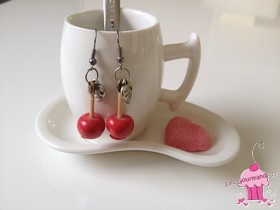Boucle pendante pomme d'amour